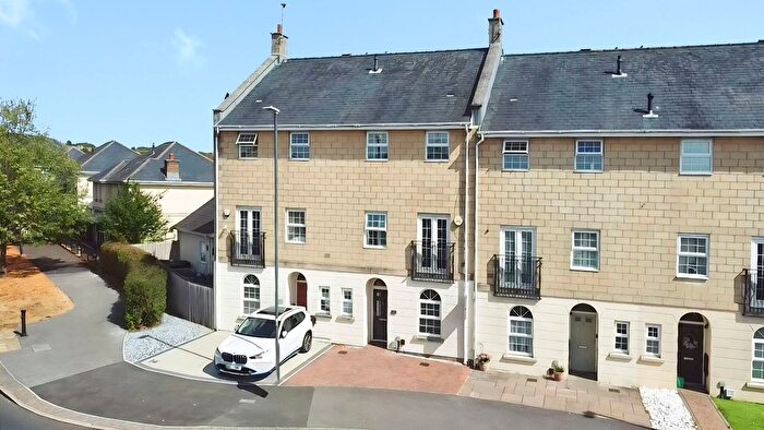 4 Bedroom Town House For Sale In Eastbury Way, Redhouse, SN25