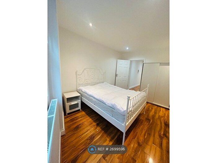 1 Bedroom Flat To Rent In Commercial Street, London, E1