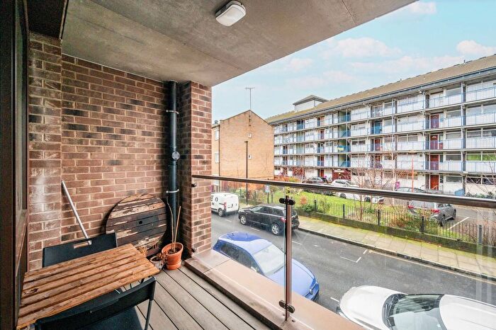 1 Bedroom Flat To Rent In Wadeson Street, Bethnal Green, London, E2