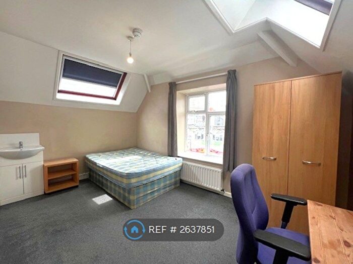4 Bedroom Maisonette To Rent In Stokes Croft, Bristol, BS1