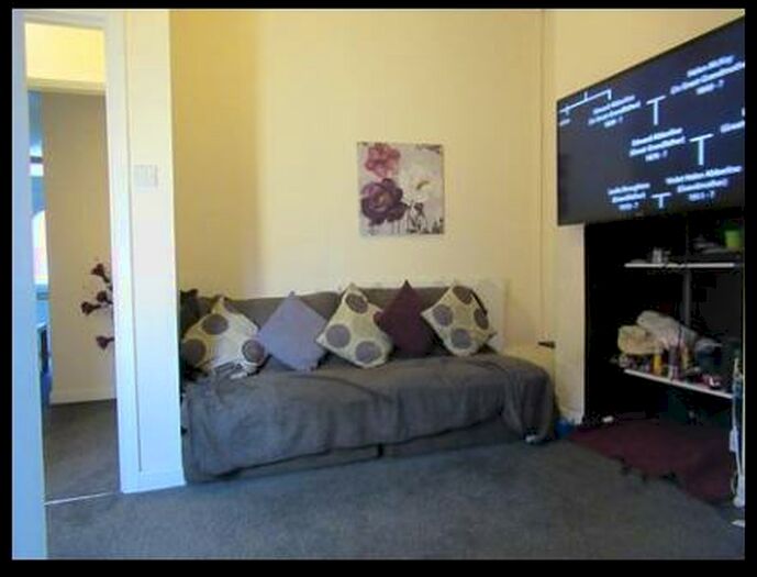 3 Bedroom Semi-Detached House To Rent In Albert Road, Preston, PR1