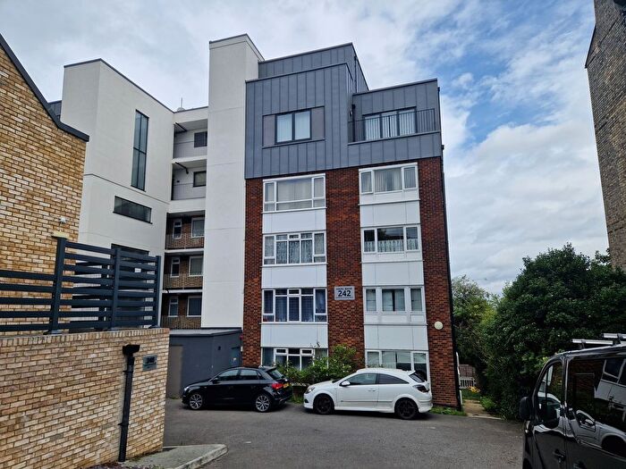 2 Bedroom Maisonette To Rent In South Norwood Hill, South Norwood, SE25