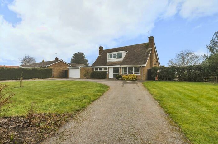 4 Bedroom Detached House For Sale In Main Street, North Rauceby, NG34