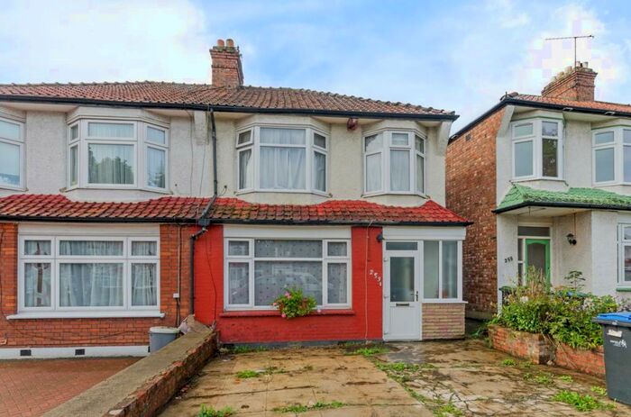 4 Bedroom House To Rent In Bowes Road, Arnos Grove, London, N11