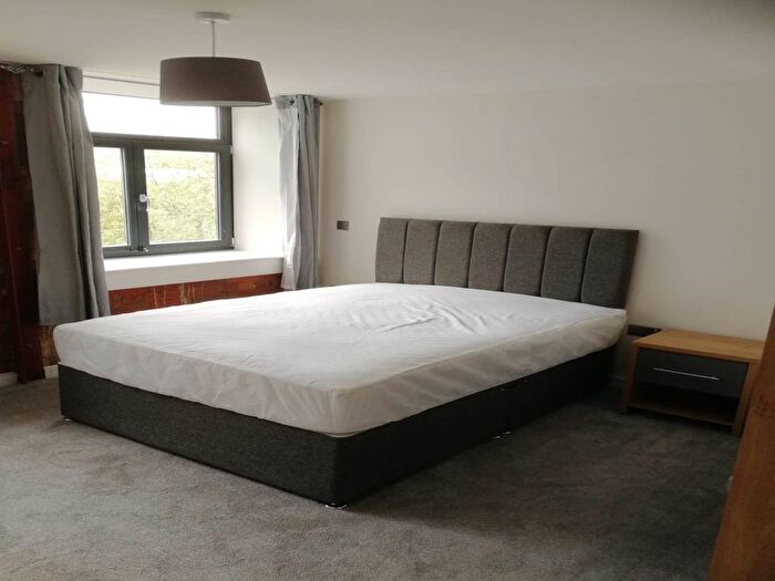 2 Bedroom Flat To Rent In Conditioning House, Cape Street, Bradford, BD1