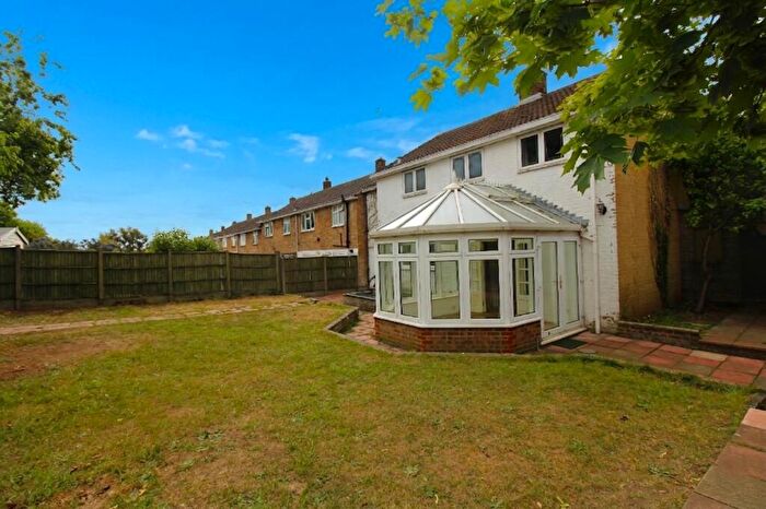 5 Bedroom End Of Terrace House To Rent In Broadwater Crescent, Stevenage, SG2