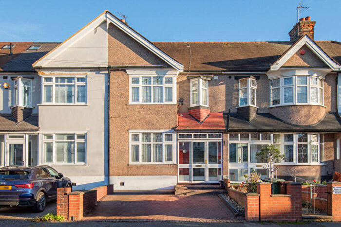 3 Bedroom Terraced House For Sale In Waverley Avenue, London, E4