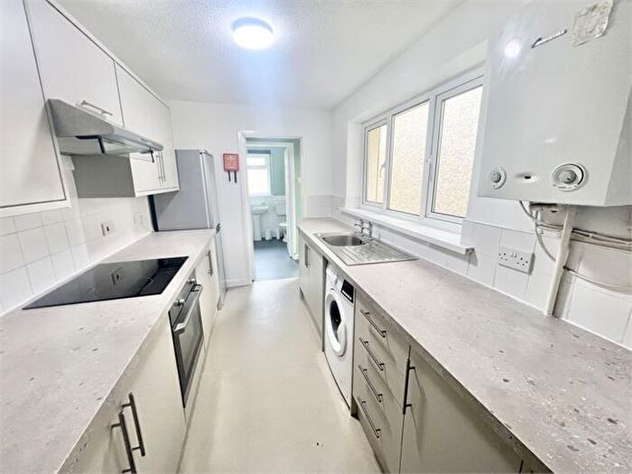 3 Bedroom Terraced House To Rent In Beach Street, Sandfields, Swansea, SA1