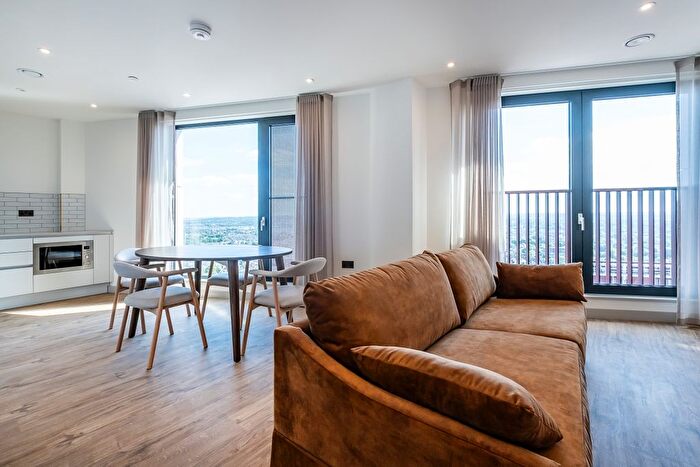 2 Bedroom Flat To Rent In The Eades, Selborne Road London, E17