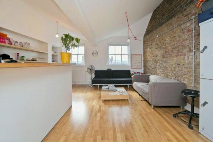 3 Bedroom Maisonette To Rent In Kentish Town Road, London, NW5