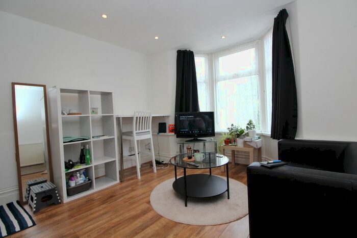 1 Bedroom Property To Rent In Marlborough Road, Roath, Cardiff, CF23