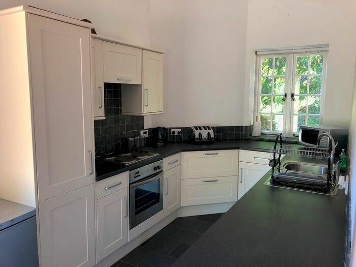 2 Bedroom Cottage To Rent In The Old Stables, Bulford Hill, Durrington