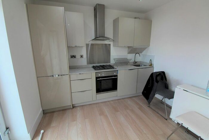 1 Bedroom Flat To Rent In Hertford Road, Enfield, EN3
