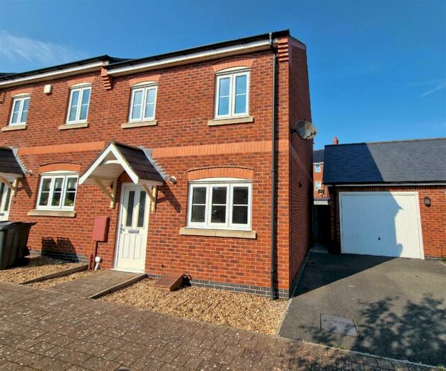 3 Bedroom End Of Terrace House To Rent In Becks Close, Birstall, Leicester, LE4
