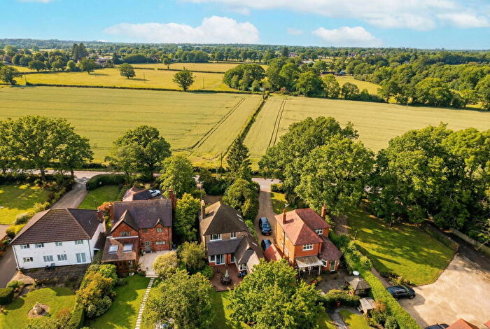 3 Bedroom Detached House For Sale In Barkers Lane, Wythall, B47