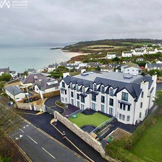 2 Bedroom Apartment For Sale In Beach Road, Benllech, Anglesey, LL74
