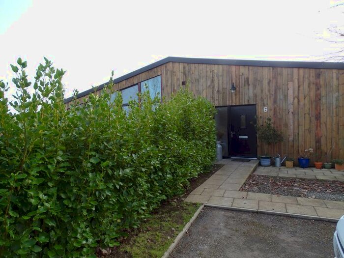 3 Bedroom Barn Conversion To Rent In Polmear Hill, Par, PL24
