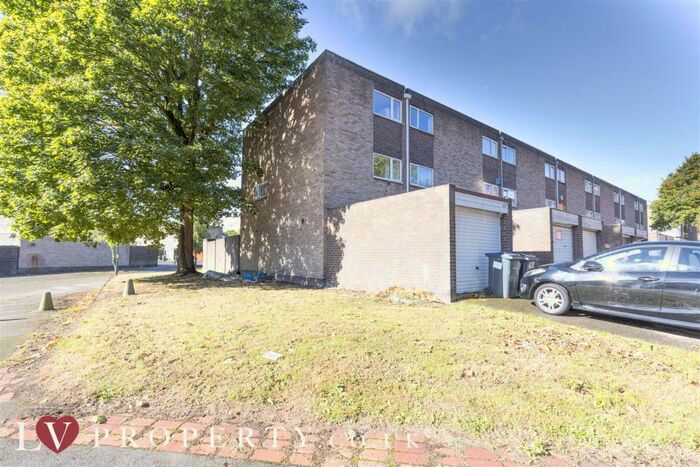 3 Bedroom Terraced House To Rent In King Edwards Road, Birmingham City Centre, B1