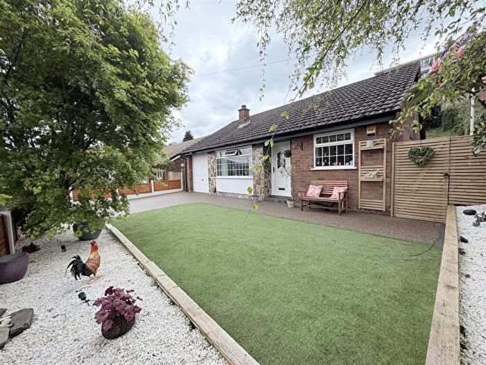 3 Bedroom Detached Bungalow For Sale In Chestnut Close, Stalybridge, SK15