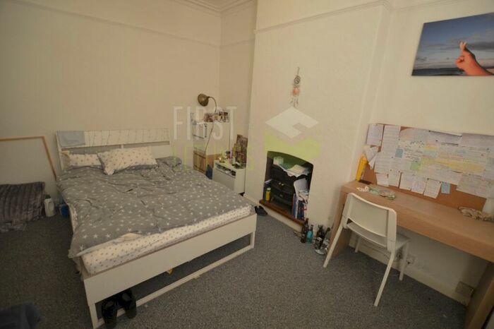 4 Bedroom Terraced House To Rent In College Avenue, Highfields, LE2
