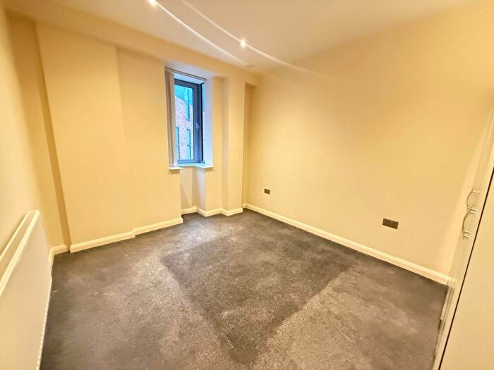 1 Bedroom Flat To Rent In High Street, Camberley, GU15