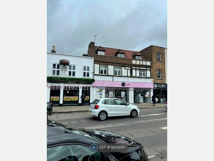 2 Bedroom Flat To Rent In The Town, London, EN2