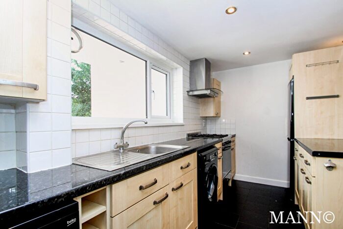 2 Bedroom Flat To Rent In Apollo Avenue, Bromley, BR1