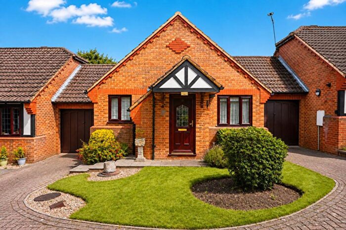2 Bedroom Detached Bungalow For Sale In Grovebury Gardens, Park Street, St. Albans, AL2
