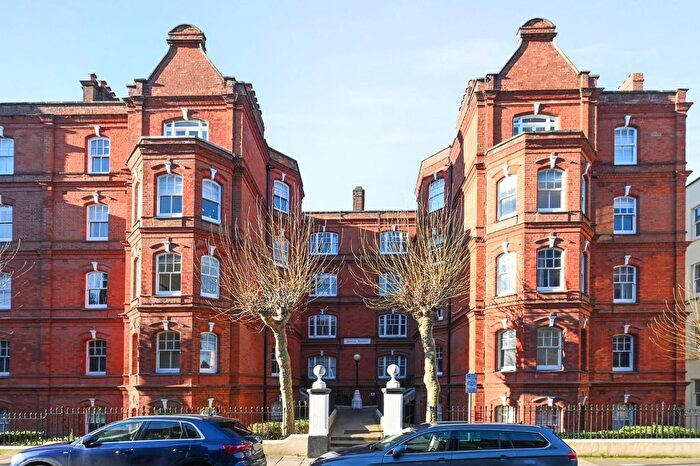 3 Bedroom Flat To Rent In Johnson Mansions, Queens Club Gardens, W14