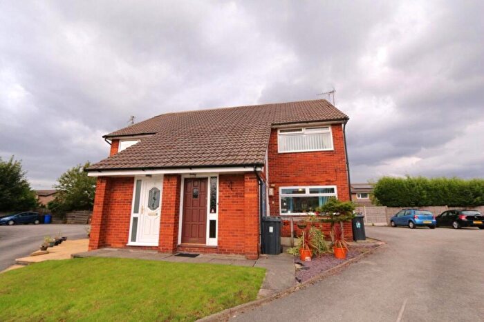 2 Bedroom Flat To Rent In Briardene, Denton, Manchester, Greater Manchester, M34