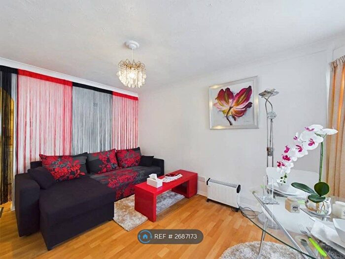 1 Bedroom Flat To Rent In Chelmer House, Lancing, BN15