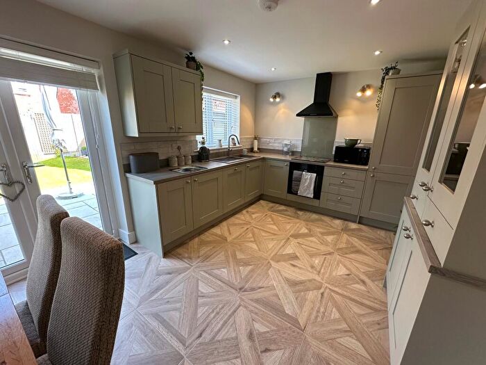 3 Bedroom Semi-Detached House For Sale In Aspen Drive, Waltham, DN37