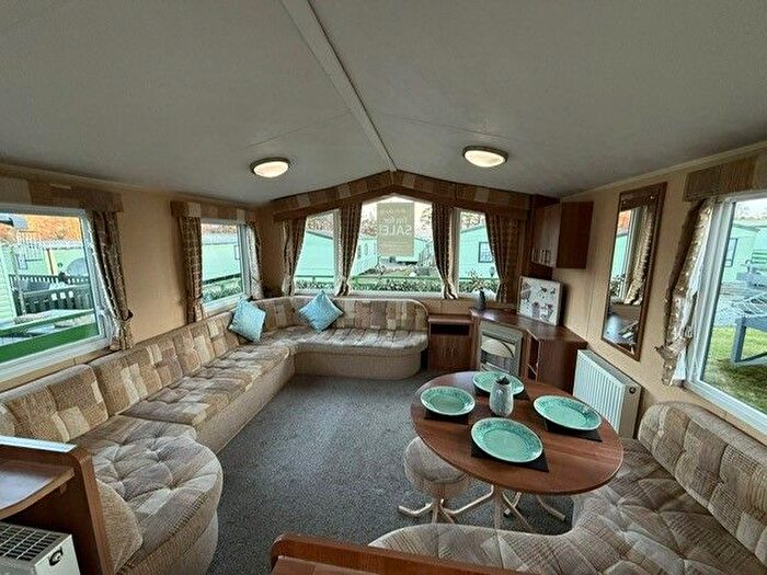 2 Bedroom Mobile/park Home For Sale In Loch Eck, Dunoon, PA23