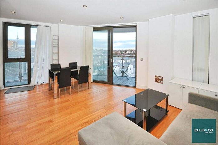 2 Bedroom Apartment To Rent In Regents Park Road, Finchley, London, N3