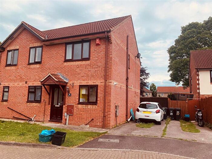 2 Bedroom Semi Detached House For Sale In Clipper Close, Bridgwater, TA6