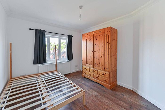 4 Bedroom Terraced House To Rent In Mount Road, Merton, Mitcham, CR4