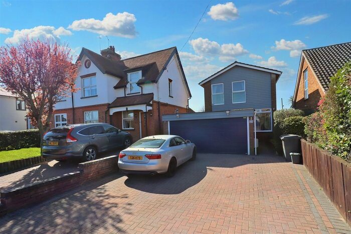 3 Bedroom Detached House For Sale In Plantation Road, Boreham, Chelmsford, CM3