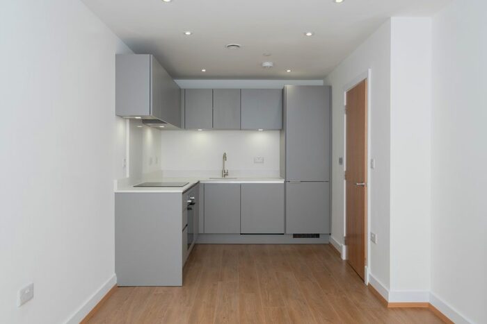 1 Bedroom Flat To Rent In Dovepark, Whyteleafe House, Well Farm Road, Whyteleafe, CR3