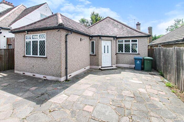 4 Bedroom Detached Bungalow To Rent In Village Way, Pinner, HA5