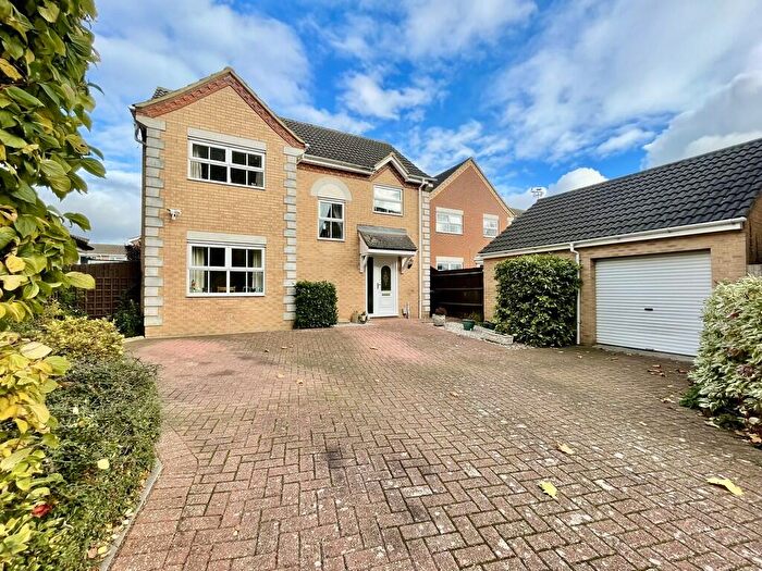 4 Bedroom Detached House For Sale In Playfield Close, Biggleswade, SG18