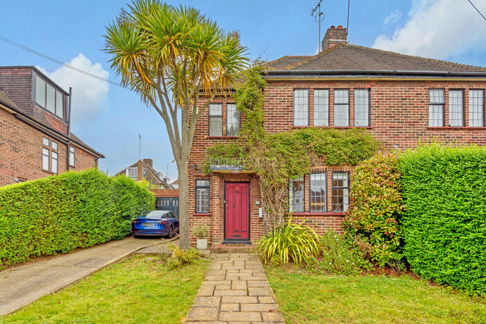 4 Bedroom Semi-Detached House To Rent In Vivian Way, Hampstead Garden Suburb, N2