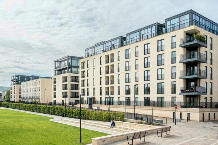 2 Bedroom Apartment To Rent In Alexandra House, Riverside, BA2