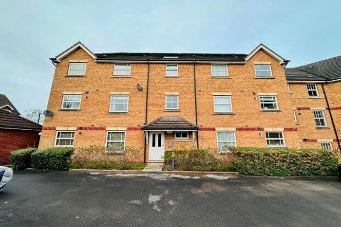 2 Bedroom Flat To Rent In College Road, Nottingham, NG3