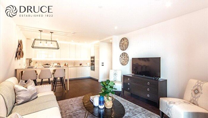 3 Bedroom Flat To Rent In Charles Clowes Walk, London, SW11