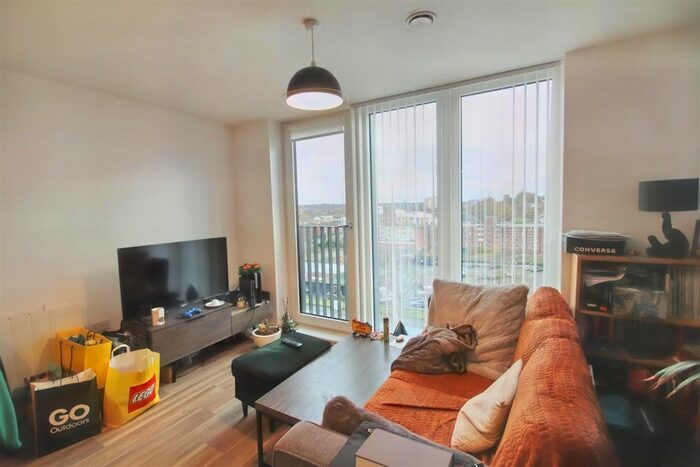 1 Bedroom Flat For Sale In Dorking Grove, Edgbaston, Birmingham, B15