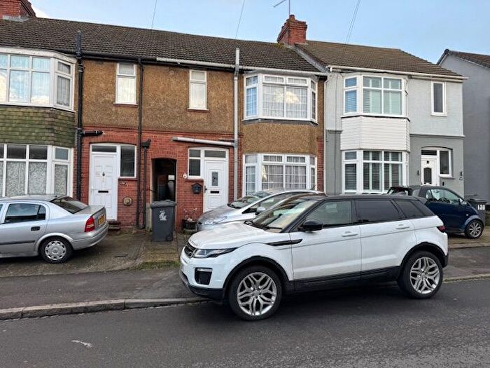 3 Bedroom Terraced House To Rent In Chester Avenue, Luton, LU4