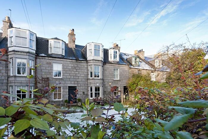 2 Bedroom Flat To Rent In Hardgate, Aberdeen, AB11