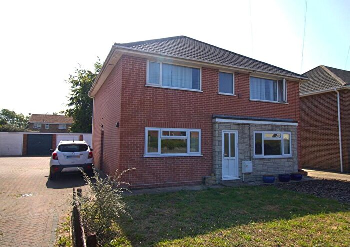 2 Bedroom Apartment For Sale In Broadway Lane, Bournemouth, Dorset, BH8