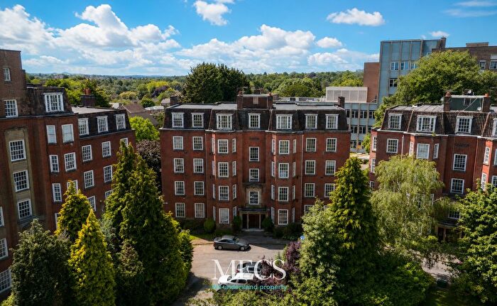 3 Bedroom Flat For Sale In Kenilworth Court, Hagley Road, Birmingham, West Midlands, B16