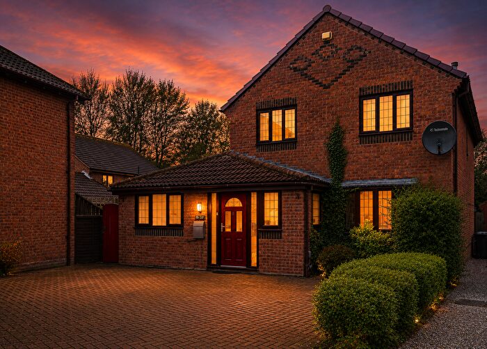 5 Bedroom Detached House For Sale In Chapel Walk, Riccall, York, YO19